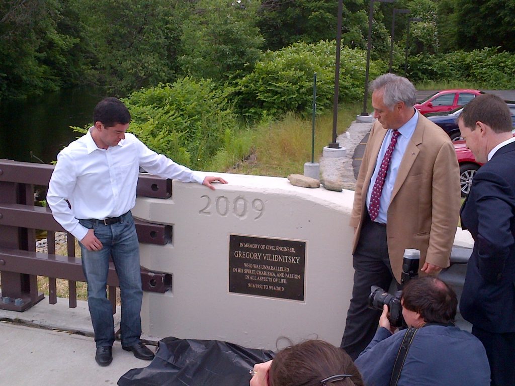 photo - Dedication of Fraimgham Route 9 Bridge to Greg Vilidnitsky